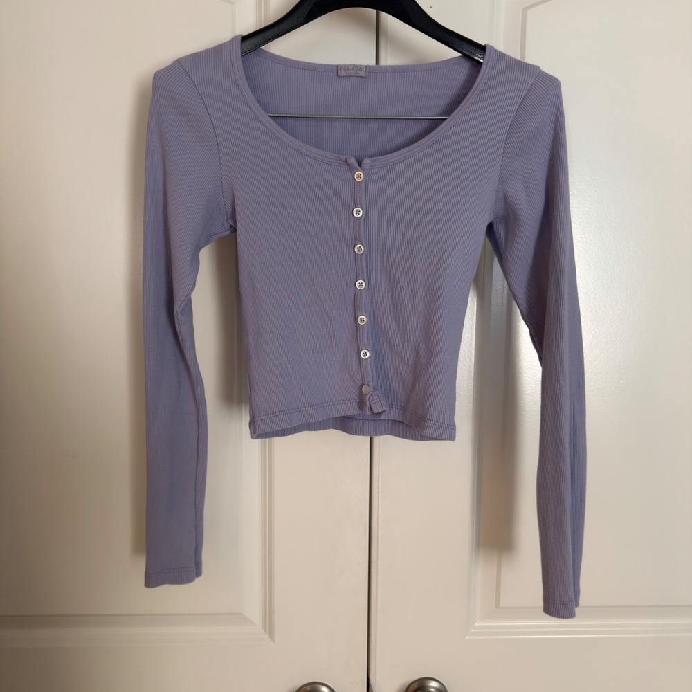 Brandy Melville John Galt Lavender Ribbed Button Front Long Sleeve Crop Top